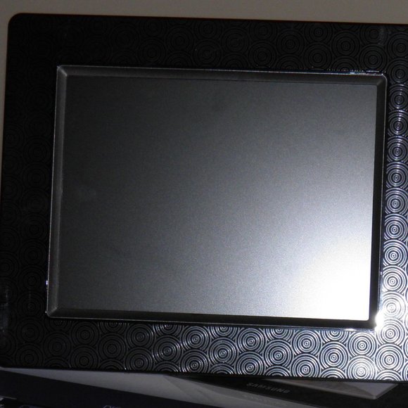 Samsung Digital Photo Frame - Picture 2 of 2